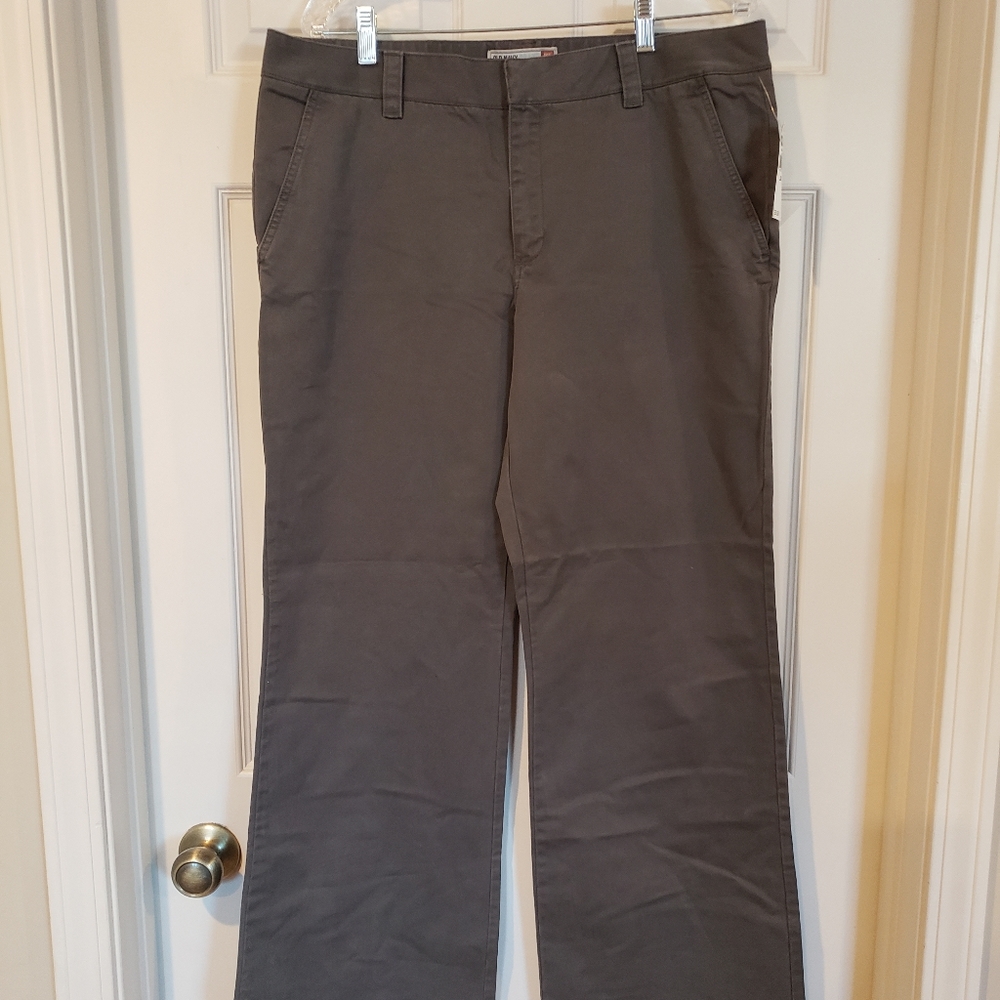 Old Navy khaki pants